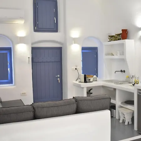 Oinos Luxury Suites Foinikia  Exterior photo