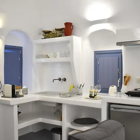 Oinos Luxury Suites Foinikia  Exterior photo