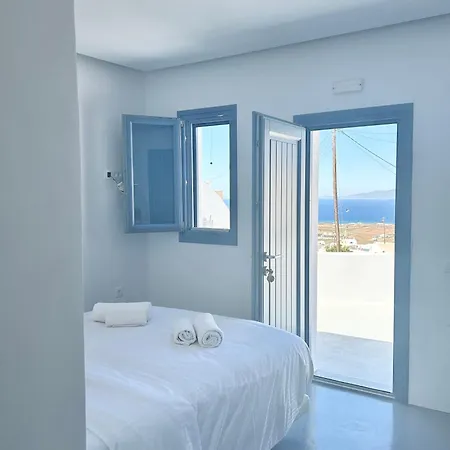 Oinos Luxury Suites Foinikia  Exterior photo