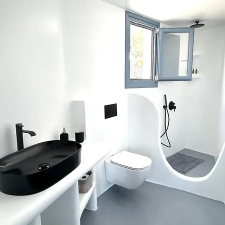 Oinos Luxury Suites Foinikia  Exterior photo
