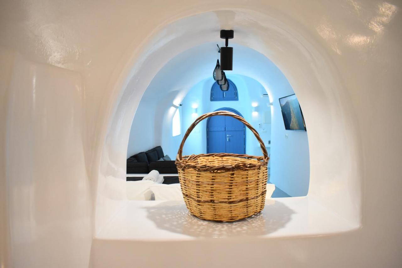 Oinos Luxury * Foinikia (Santorini)