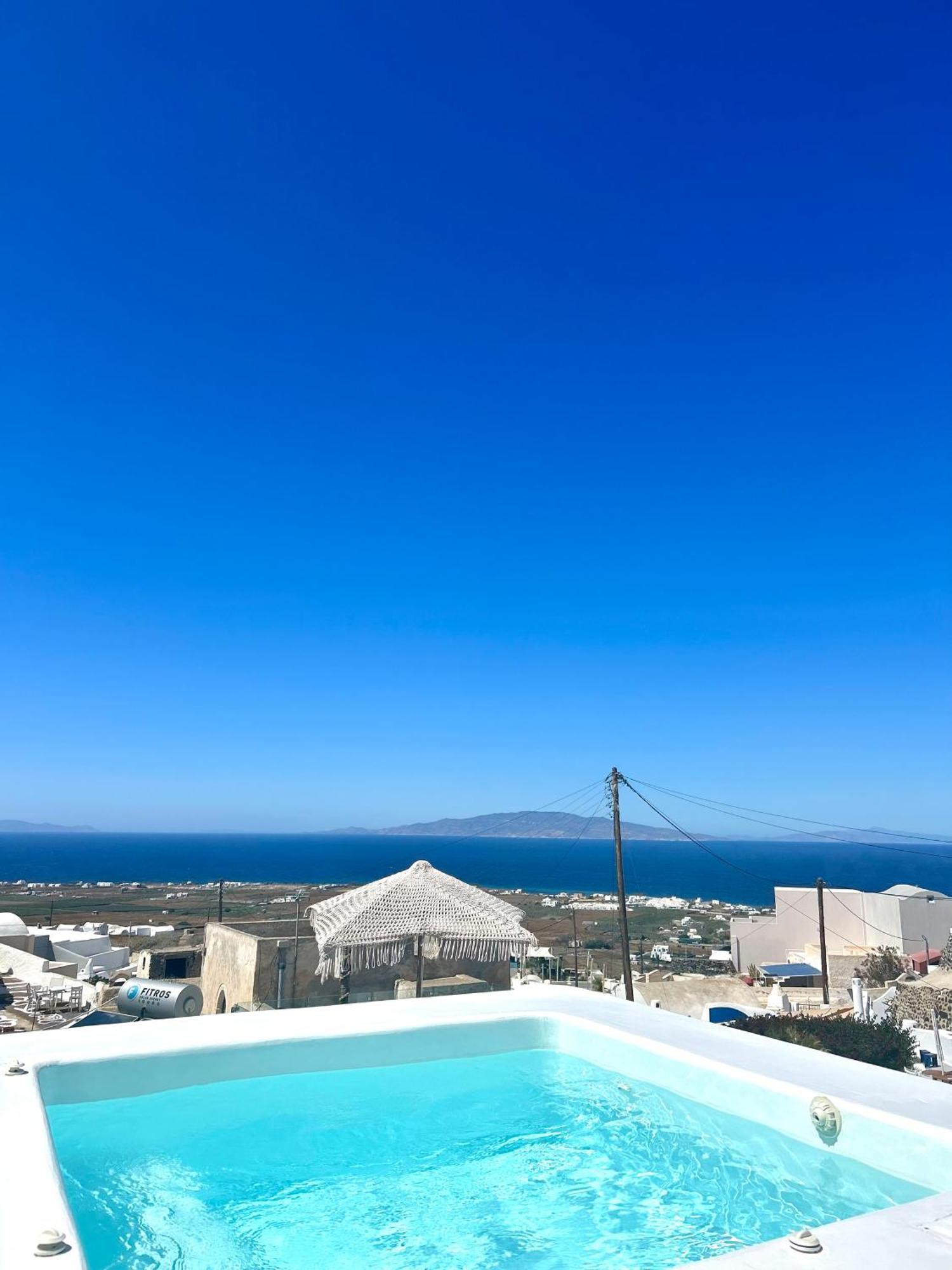 Oinos Luxury *