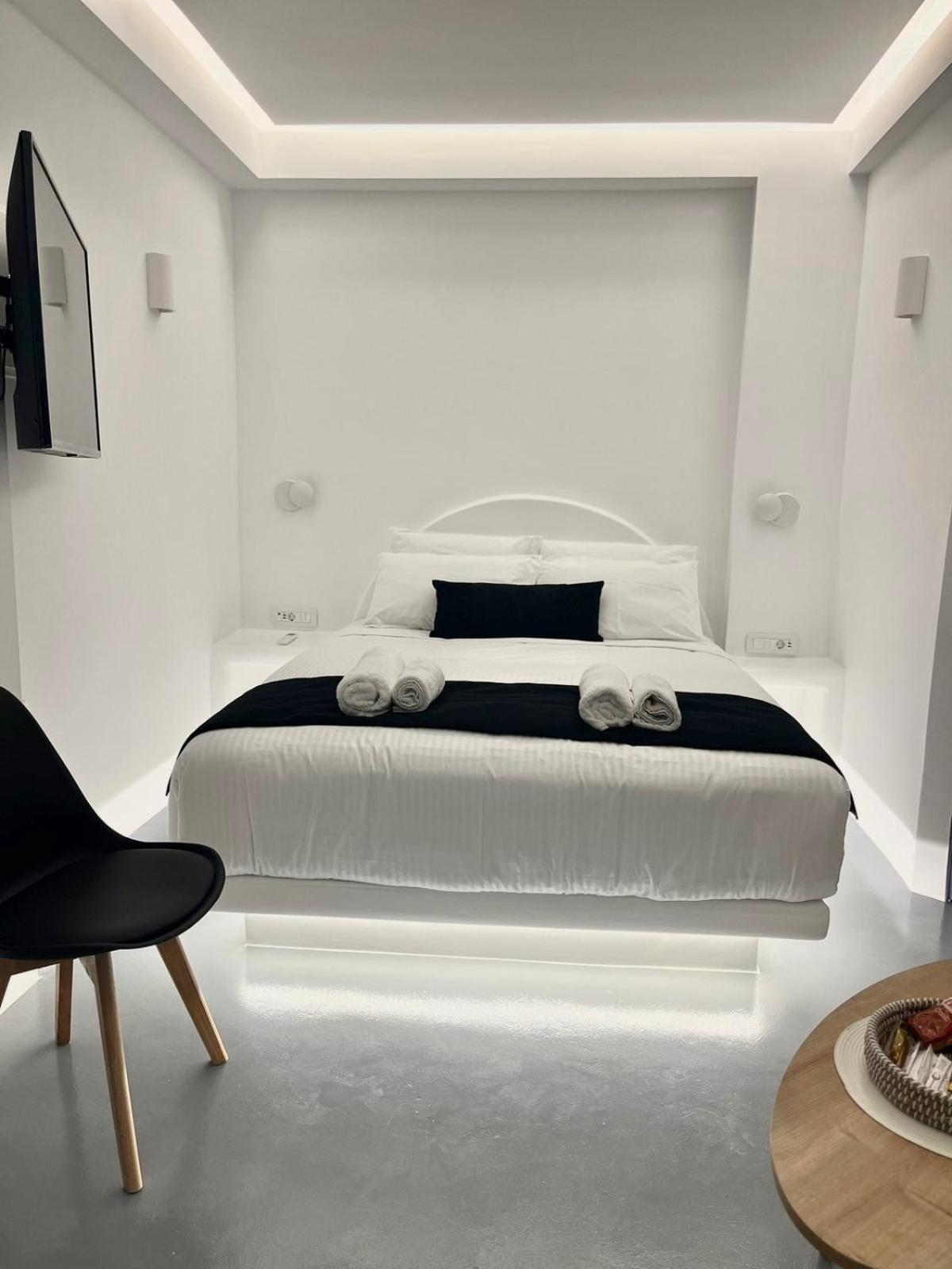 Oinos Luxury * Foinikiá
