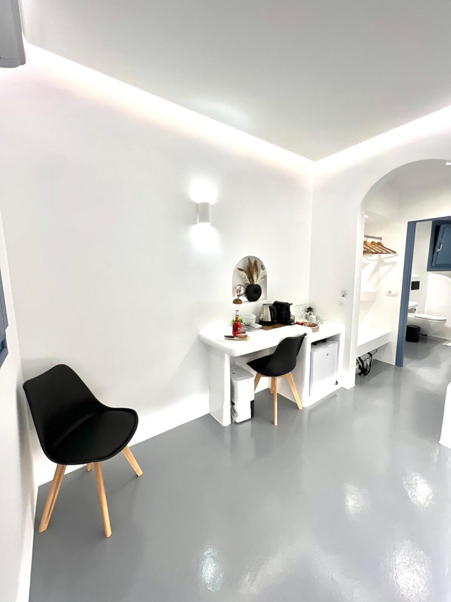 Oinos Luxury * Foinikia (Santorini)