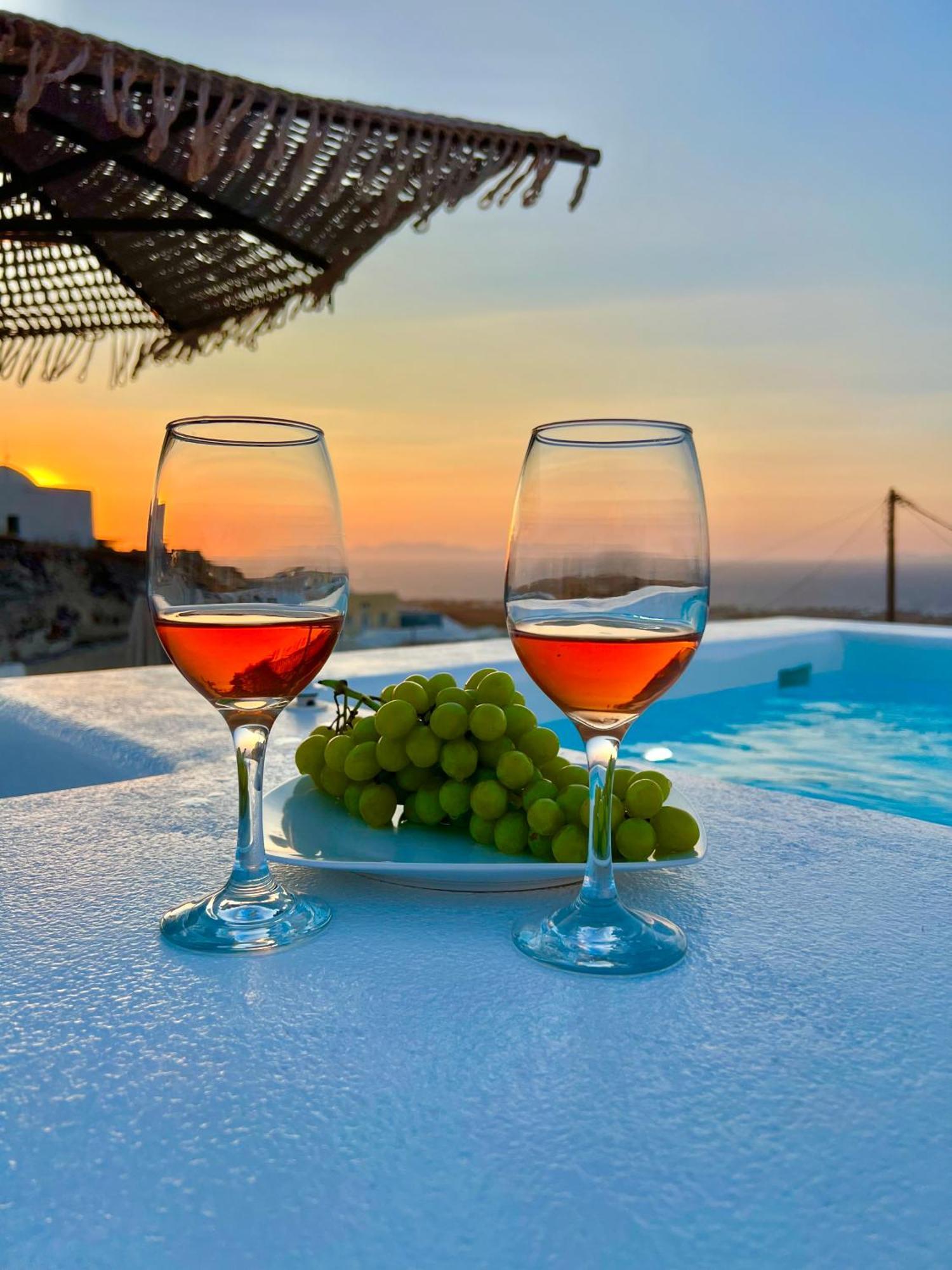 Oinos Luxury Villa Foinikia (Santorini)