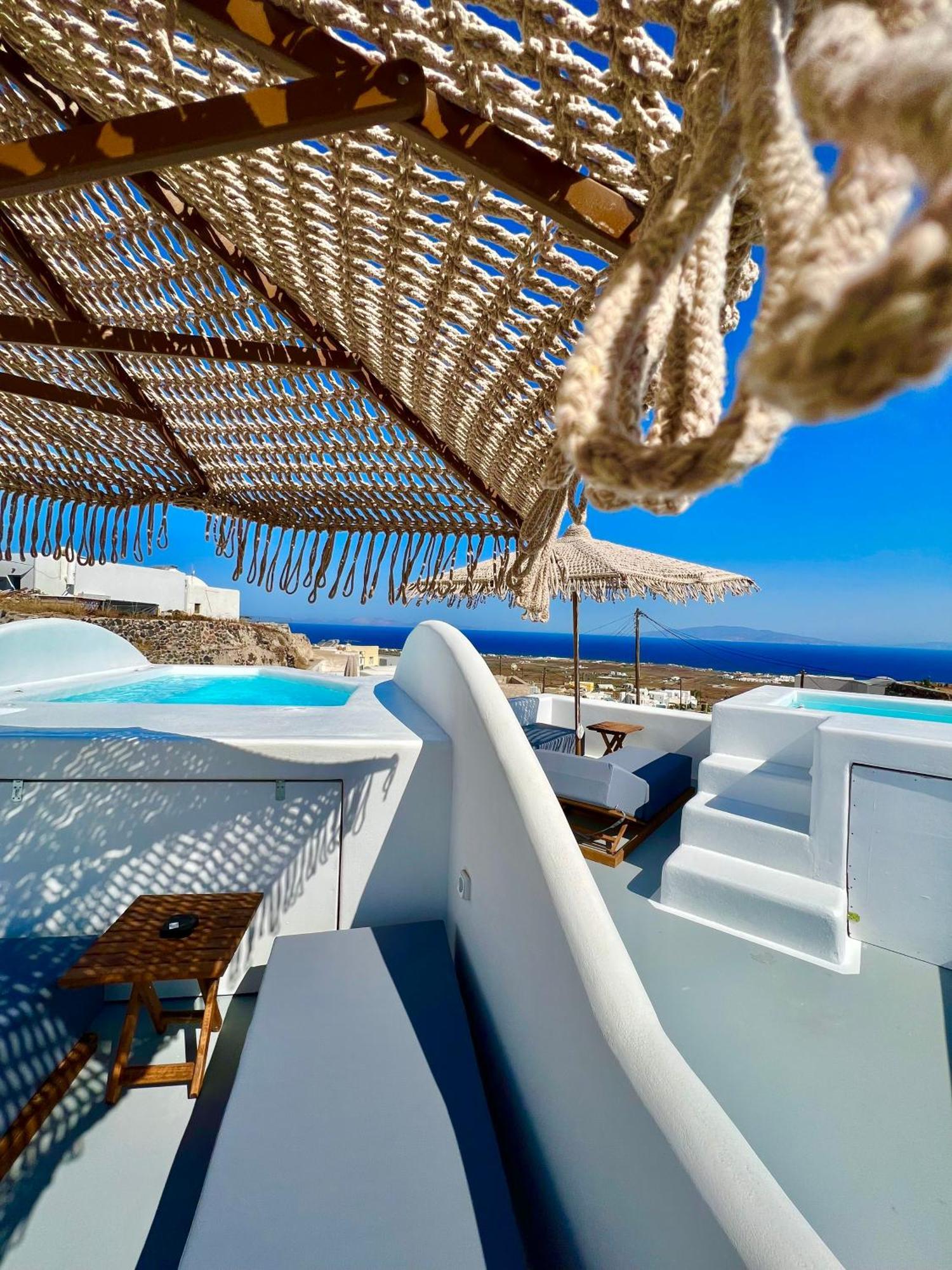 Oinos Luxury *