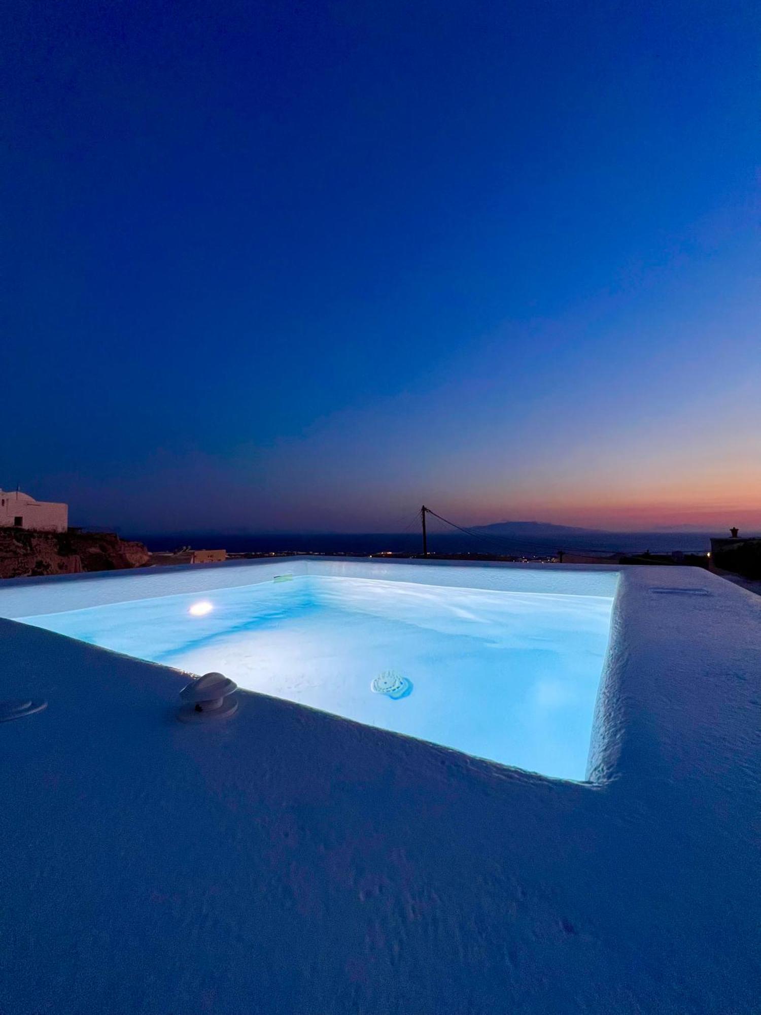 Oinos Luxury * Foinikia (Santorini)